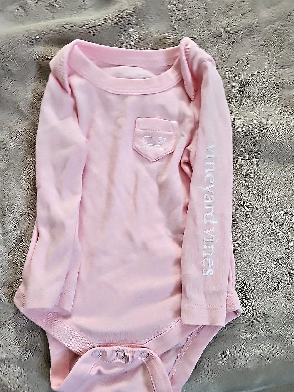 Vineyard Vines Whale Long Sleeve Cotton Graphic Bodysuit Pink Baby 6M Bodysuit